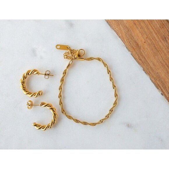 CHIC waterproof Gold Twist Hoop Earrings Lightweight Rope Hoops Gift for Her - Picture 11 of 12